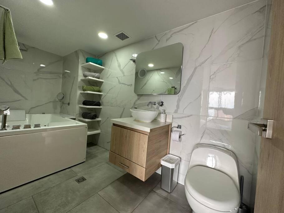 Poblado,jacuzzi,wifi,vista Exclusiva Medellín