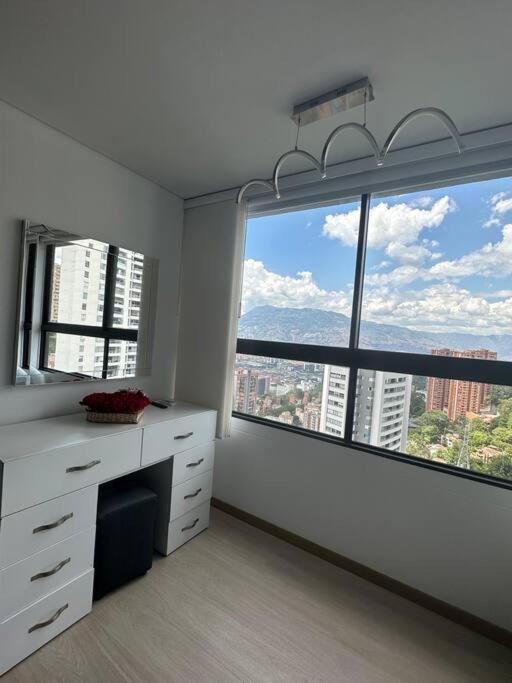 Apartamento Poblado,jacuzzi,wifi,vista Exclusiva