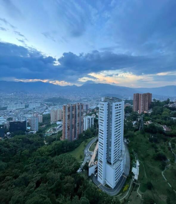 Poblado,jacuzzi,wifi,vista Exclusiva Medellín