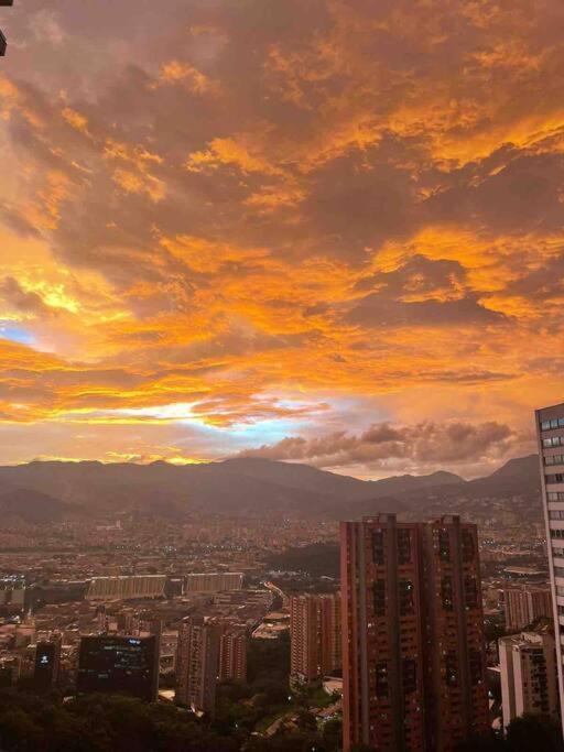 Poblado,jacuzzi,wifi,vista Exclusiva * Medellín